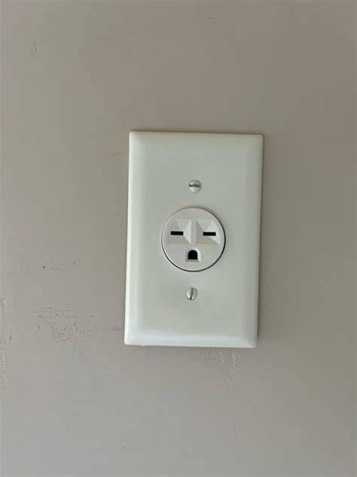 Does an air conditioner need its own outlet?