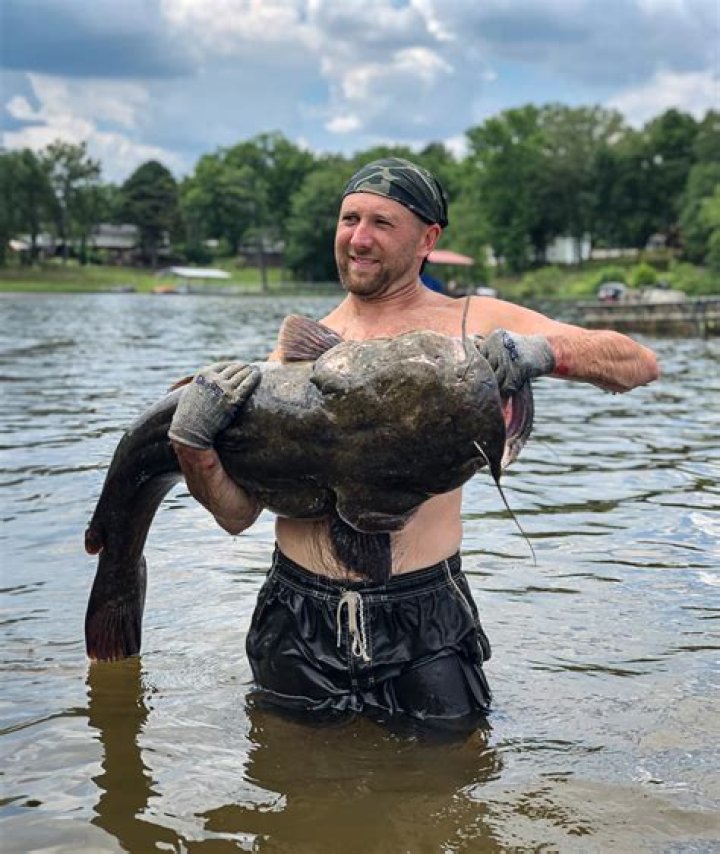 Is hand fishing legal in Oklahoma?